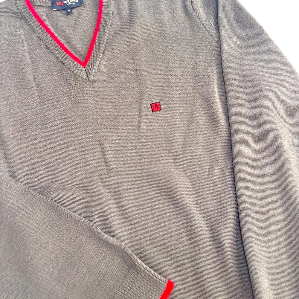 Lion of Porches‎ London Gray Wool V-Neck Sweater with Red Accents Medium